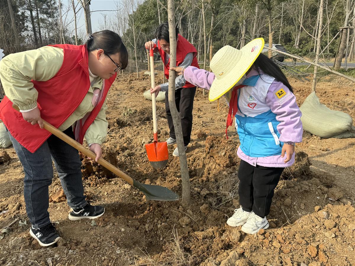 3月12日，應(yīng)城市“攜手青春 共植青綠”特色志愿服務(wù)聯(lián)誼活動(dòng)現(xiàn)場(chǎng) 通訊員劉靜怡攝.jpg